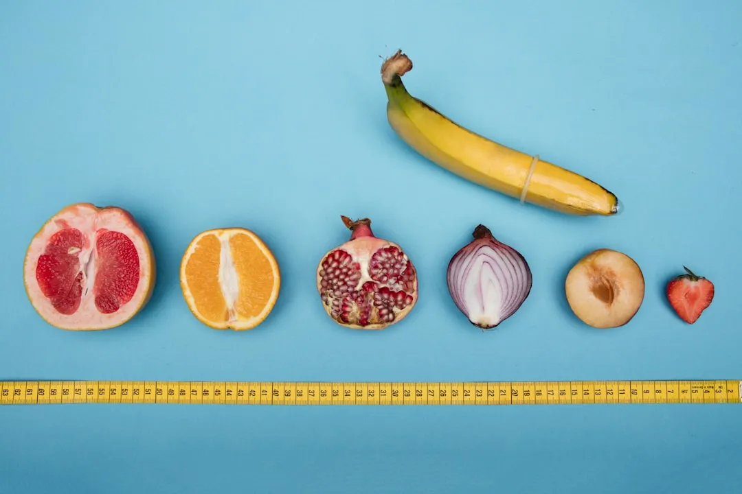 Frutas laranja fatiada e frutas laranja