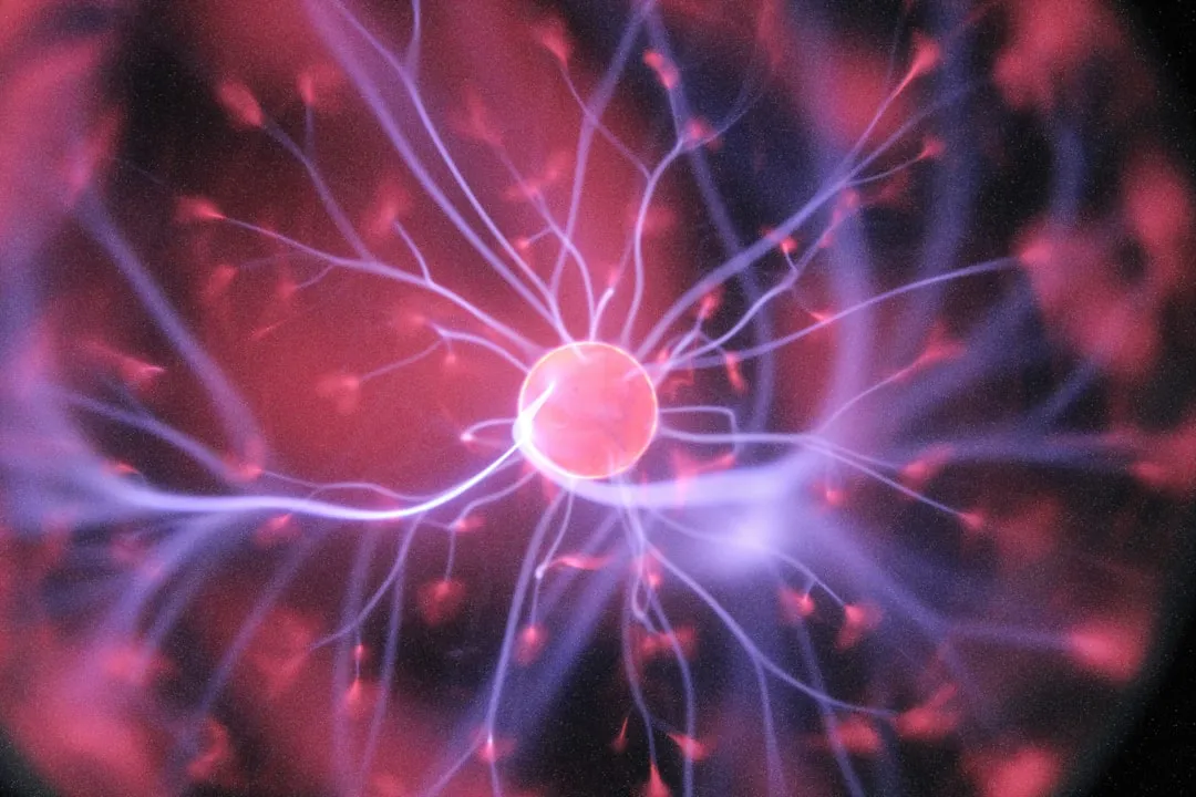 Bola de plasma roxa e rosa