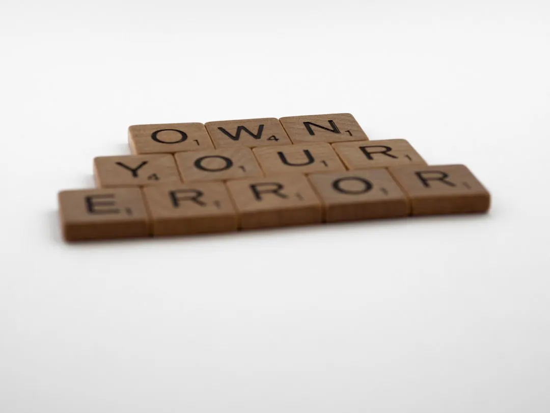 Blocos de madeira com letras simbolizando a construção da saúde