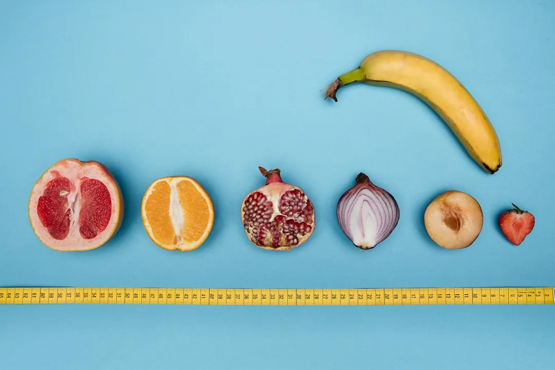 Frutas de limão laranja e amarelo fatiadas Frutas de limão laranja e amarelo fatiadas