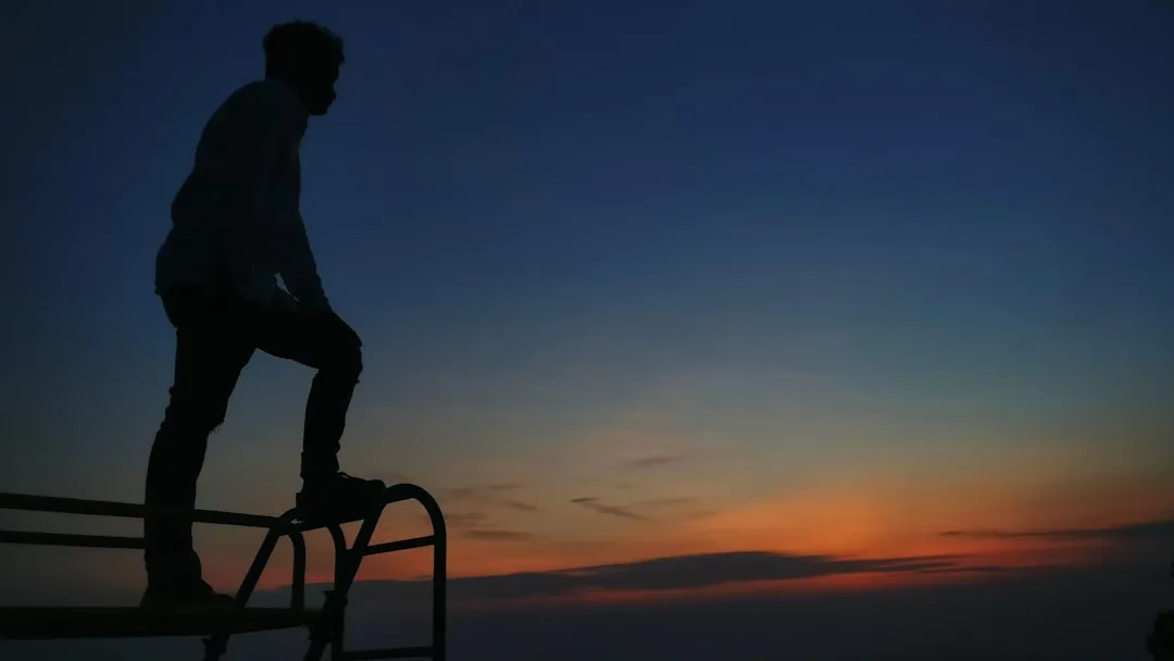 Foto de silhueta do homem