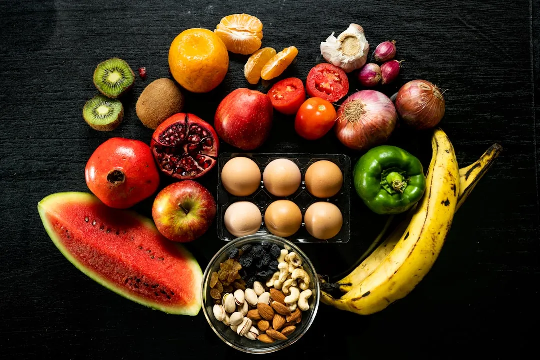 Maçã amarela de banana vermelha e fruta de banana amarela