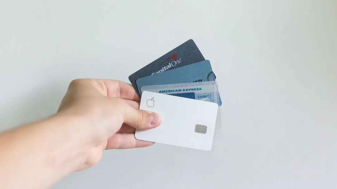 Cartão magnético branco e azul